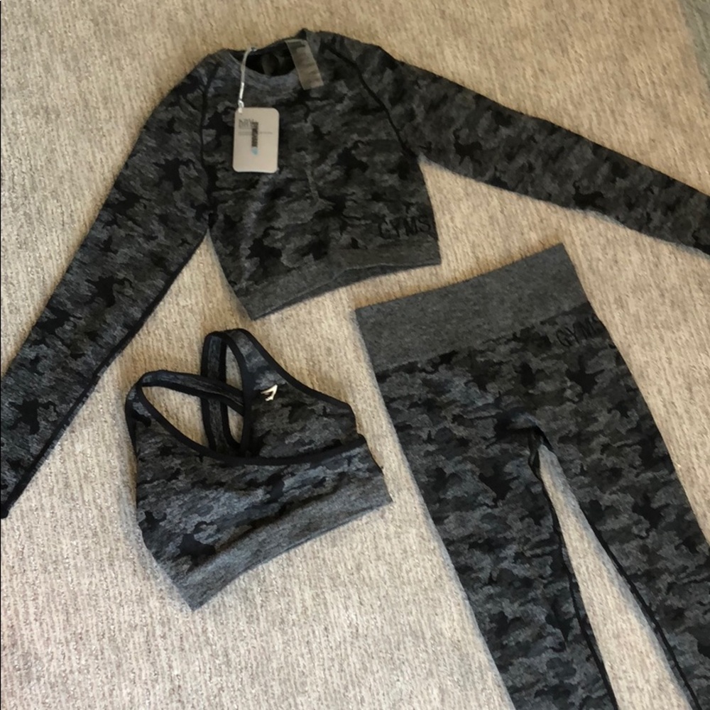 GymShark- long sleeve crop,bra, legging camo